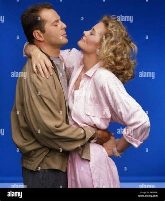 Moonlighting: Một bộ phim truyền hình kỳ lạ về tình yêu và những vụ án bí ẩn với Bruce Willis và Cybill Shepherd!